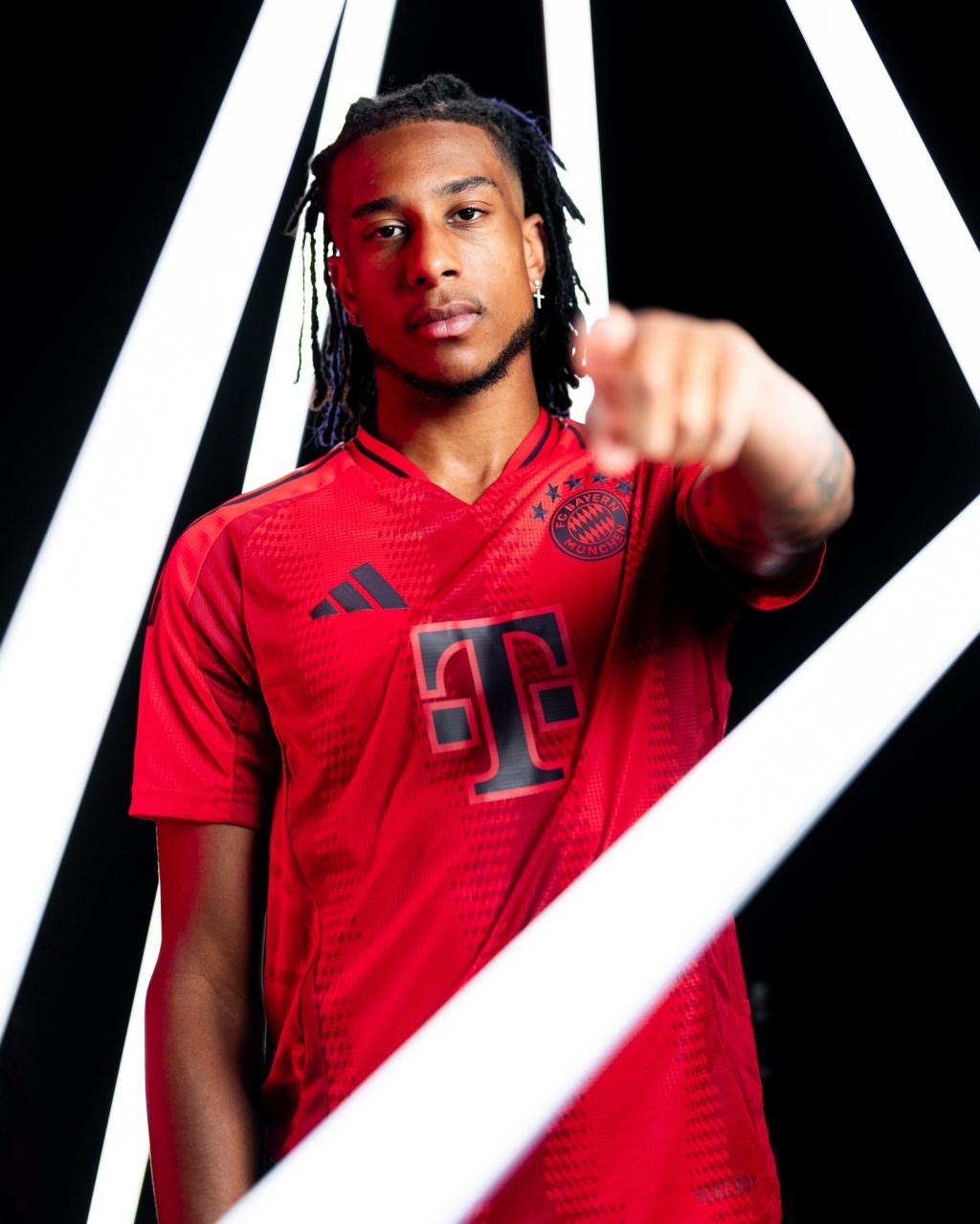 Bayern complete Olise&nbsp;signing