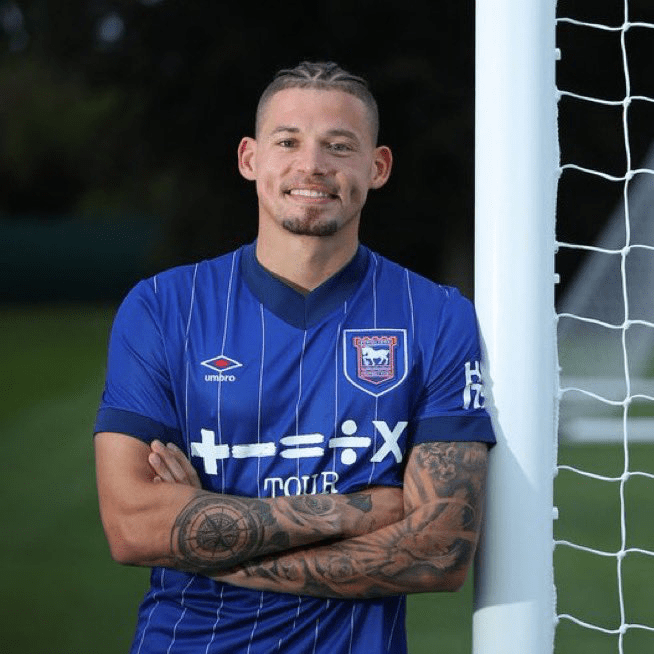 Ipswich sign Phillips and&nbsp;Szmodic