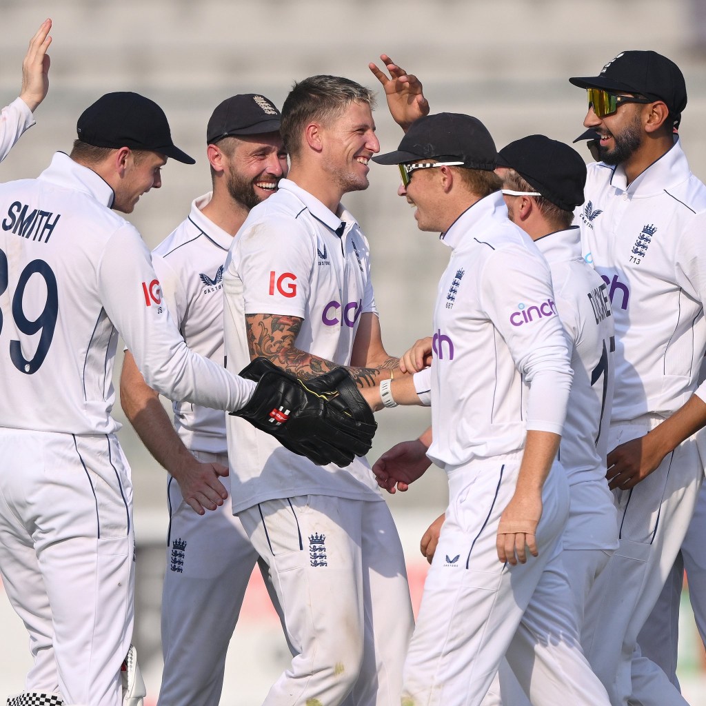 Impressive England roar to victory in first&nbsp;test