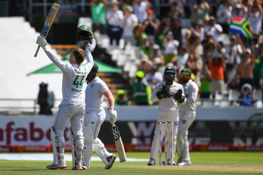 South Africa blow Pakistan away on day&nbsp;five
