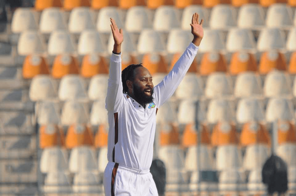 Clumsy Pakistan lose second&nbsp;test