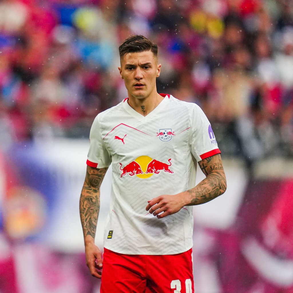 Manchester United agree £74 million Sesko&nbsp;fee