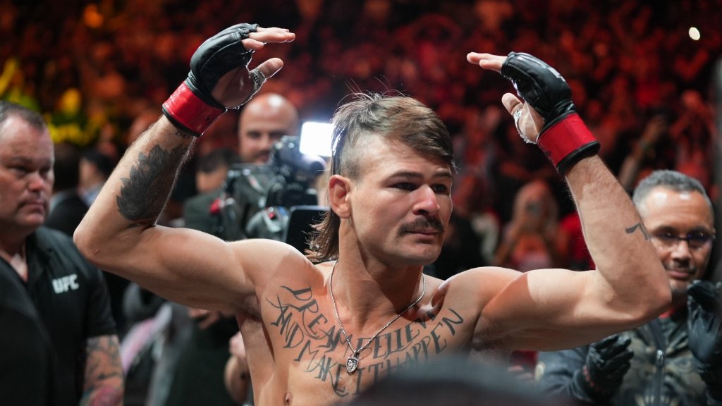 Lopes re-enters title contention after stopping&nbsp;Silva