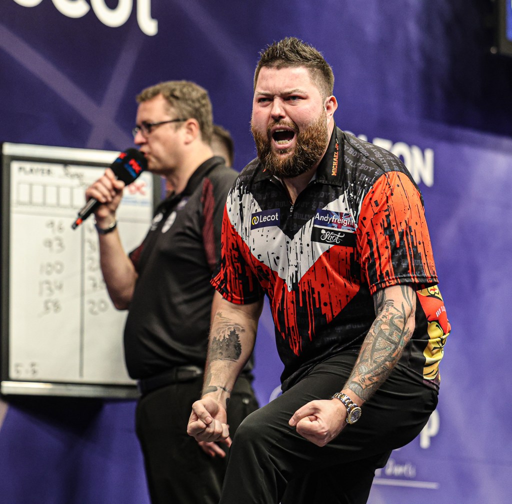 Grand Slam of Darts prepares for last&nbsp;16