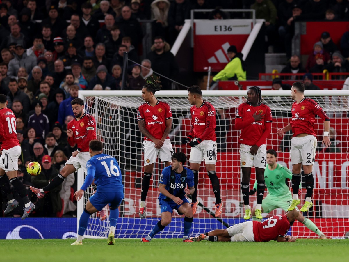 Eight goal thriller at Old&nbsp;Trafford