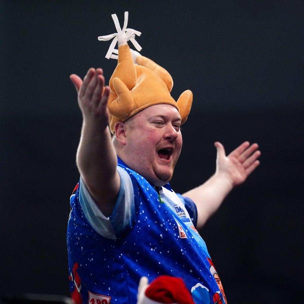 Fan-Favourite wins entertaining 27-leg match at World&nbsp;Championship