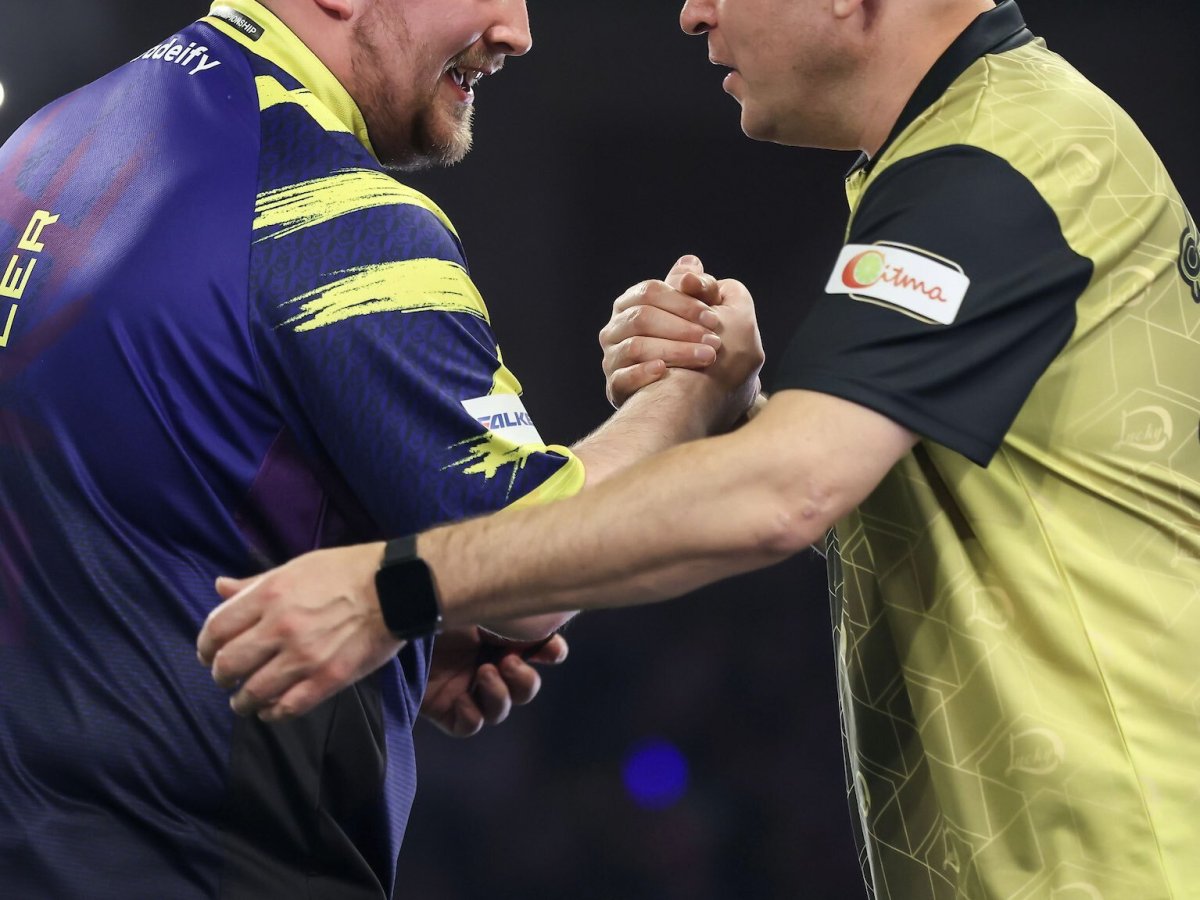 Who has progressed in the Darts World Championship so&nbsp;far