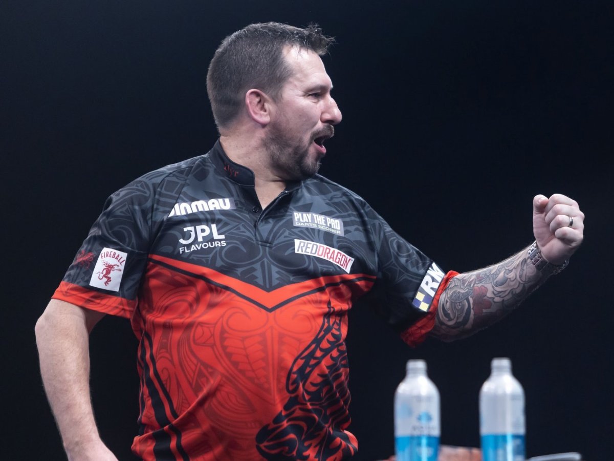 Clayton becomes league leader after winning Night&nbsp;10