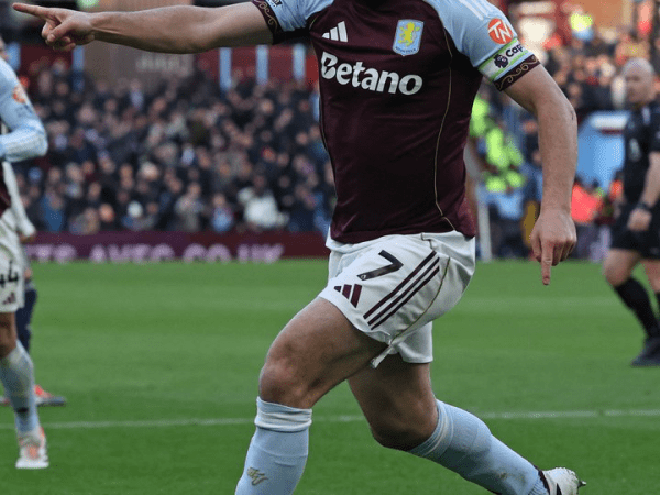 Aston Villa through to&nbsp;quarter-finals